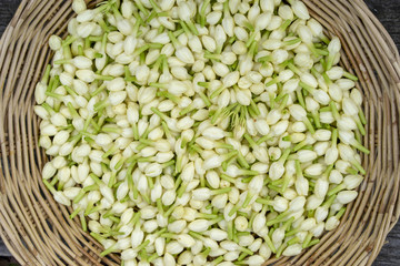 Jasmine buds are suitable for hundreds of steering wheel.