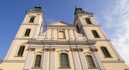 Fototapeta na wymiar Die Kirche mit Namen Nagyboldogasszony-templom in Budapest 