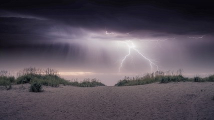 Blitz und Gewitter am Strand