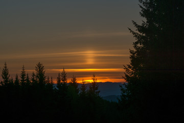 Fototapeta premium Sunset and Zodiac light in Norwegian landscape