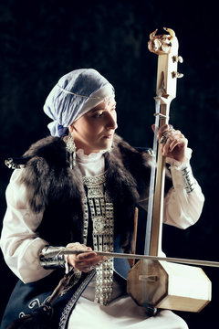 mysterious musical instrument