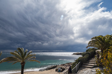 Paisaje con mar y nubes de tormenta en la Costa Brava, Alt Ampurdan , Cataluña, España
