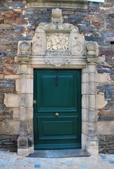 Porte ancienne à Uzerche (Corrèze)