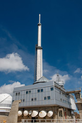 Obraz premium view of observatory of pic du midi de bigorre, french pyrenees