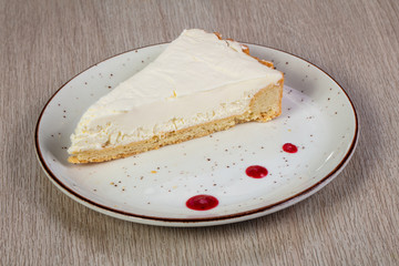 Cheesecake with cream