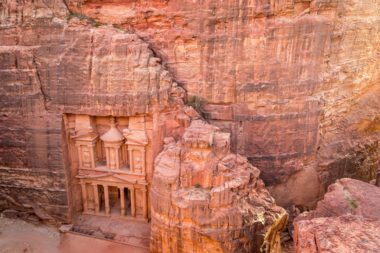 Al Khazneh Treasury Ancient City of Petra, Jordan: Incredible UNESCO World Heritage Site.