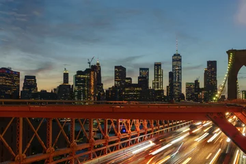 Fototapeten New York skyline seen from Brooklyn bridge © Raluca