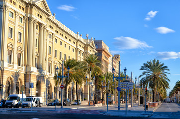 Obraz premium Avenue on the Waterfront in Barcelona