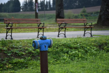 Panchine e palo acqua