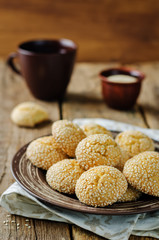 Italian sesame cookies with sesame seeds
