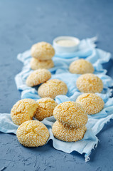 Italian sesame cookies with sesame seeds