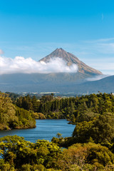 Vulkan mount egmont / taranaki in neuseeland