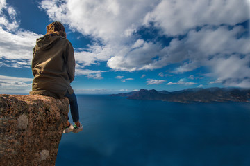 Gir in a cliff