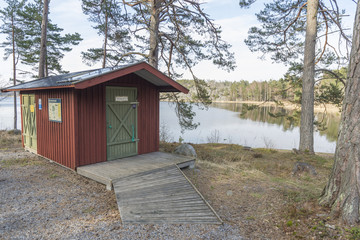 Toalett i naturreservatet Börnö utanför Stockholm