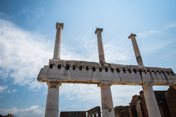 Fototapeta na wymiar Ruins of Pompeii 