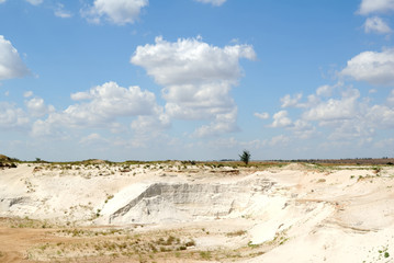 Industrial working out of forming sand