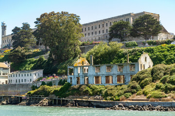 Fototapeta na wymiar Abandoned Buildings on Alcatraz Island