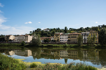 Fototapeta na wymiar view of the river and bridge Florence Italy