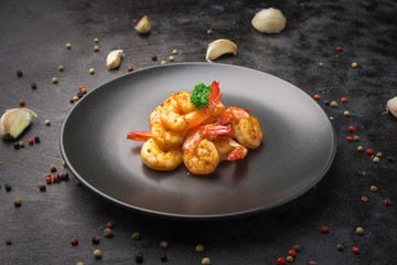 Fried shrimp with garlic, pepper