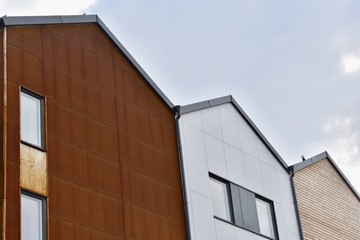 Moderne skandinavische Architektur, Häuserzeile, Kalmar Schweden © mongoliet