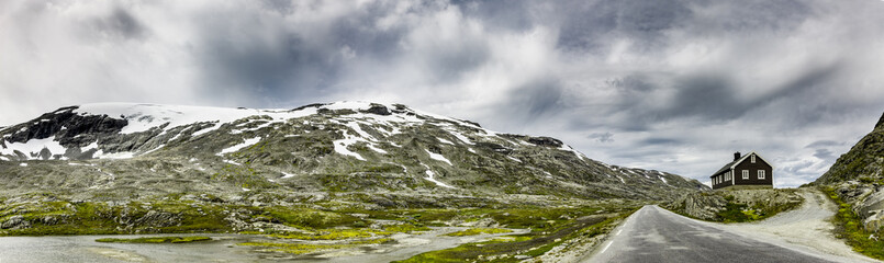 Stra&szlig;e in Norwegen