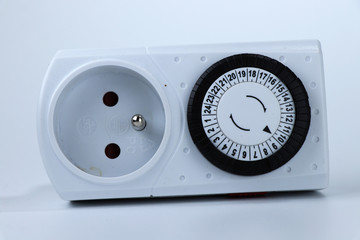 A switching socket with timer for saving energy and for precise setting system