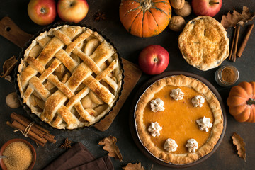 Thanksgiving pumpkin and apple pies - obrazy, fototapety, plakaty