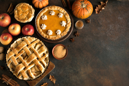 Naklejki Thanksgiving pumpkin and apple pies