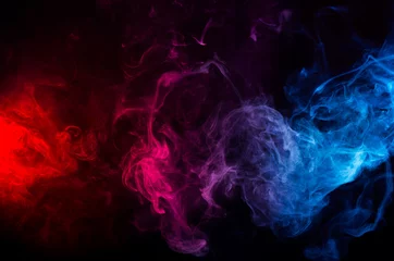 Crédence de cuisine en verre imprimé Fumée formes abstraites de couleurs mélangées de fumée bleue et rouge sur fond sombre