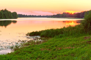 Fototapeta na wymiar The river Kostroma at sunset in the summer. Russia.