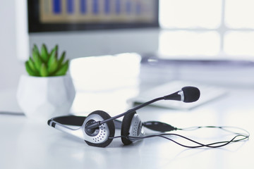 Communication support, call center and customer service help de