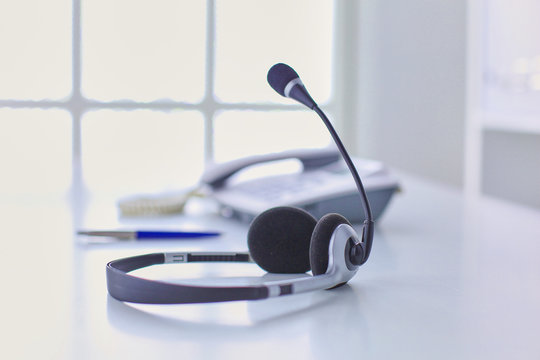 Communication support, call center and customer service help de