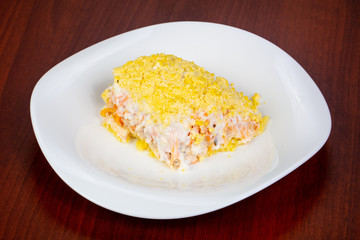Salad with salmon and cheese