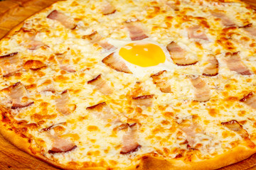 Pizza Carbonara with egg
