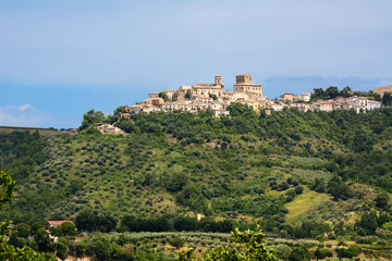 Fototapeta na wymiar Catignano, village in the Abruzzo countryside