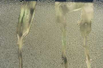 Textura de gotas de agua sobre cristal