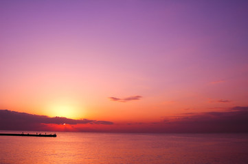 夕陽が沈む海岸風景