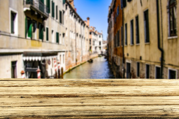 Fototapeta na wymiar table in Venice 