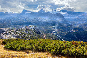 Fototapeta premium Scenic view of Austrian Alps from the Krippenstein of the Dachstein Mountains range in Obertraun, Austria.