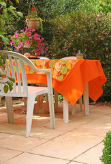Mobilier de jardin sur une terrasse de jardin