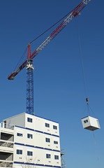 Installation d'un élément d'une construction modulaire
