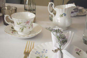 women's tea and luncheon table setting