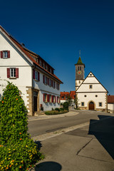 Fototapeta na wymiar Der historische Ortskern von Nürtingen-Neckarhausen mit der evangelischen Kirche (Ansicht von Westen)