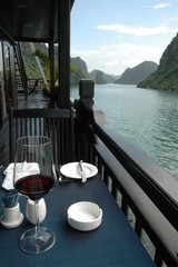 Luxury cruise in Ha Long Baie, Vietnam