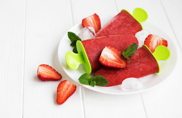 homemade strawberry ice cream