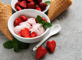 Strawberry ice cream