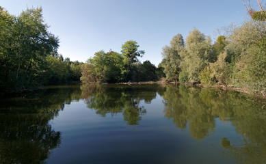 Fototapeta na wymiar Pond of Pâtis park on the Marne river bank in Île de France