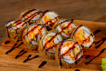 Fototapeta na wymiar Japanese roll with prawn