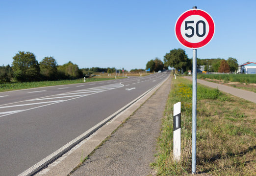 Verkehrszeichen 50 Schild