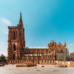 The Notre-Dame de Strasbourg cathedral - obrazy, fototapety, plakaty